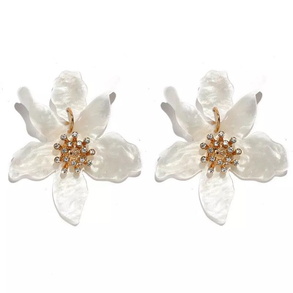 Zara Jewelry - 2/$35🖤 Zara White Floral Rhinestone Drop Earrings D11